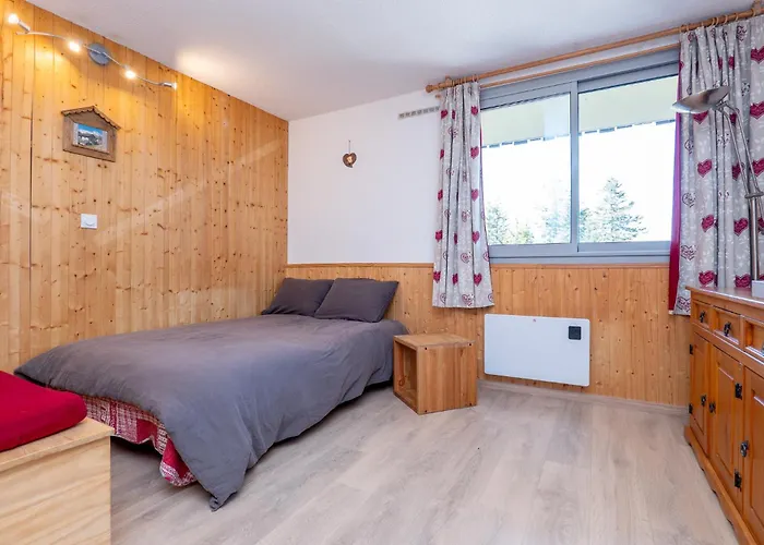 Les Marmottes Apartment *