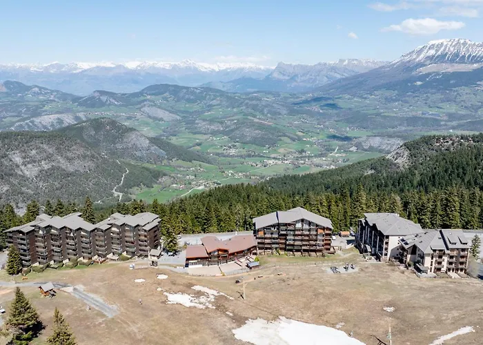 Les Marmottes Apartment *